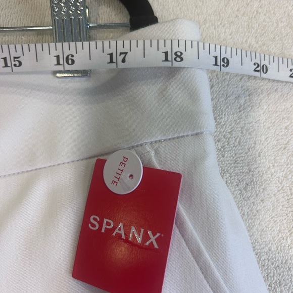 🤍”SPANX” NWT Women's 1X Petite Crisp White Flat Front Capris w/ Back Pockets - Picture 7 of 14